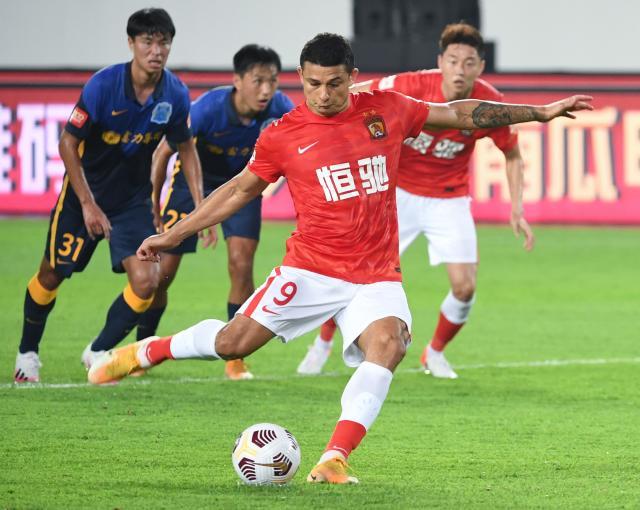 爱游戏官方网站-广州是“保利尼奥球队” 卡帅吃老本烧鹅打出咸菜味