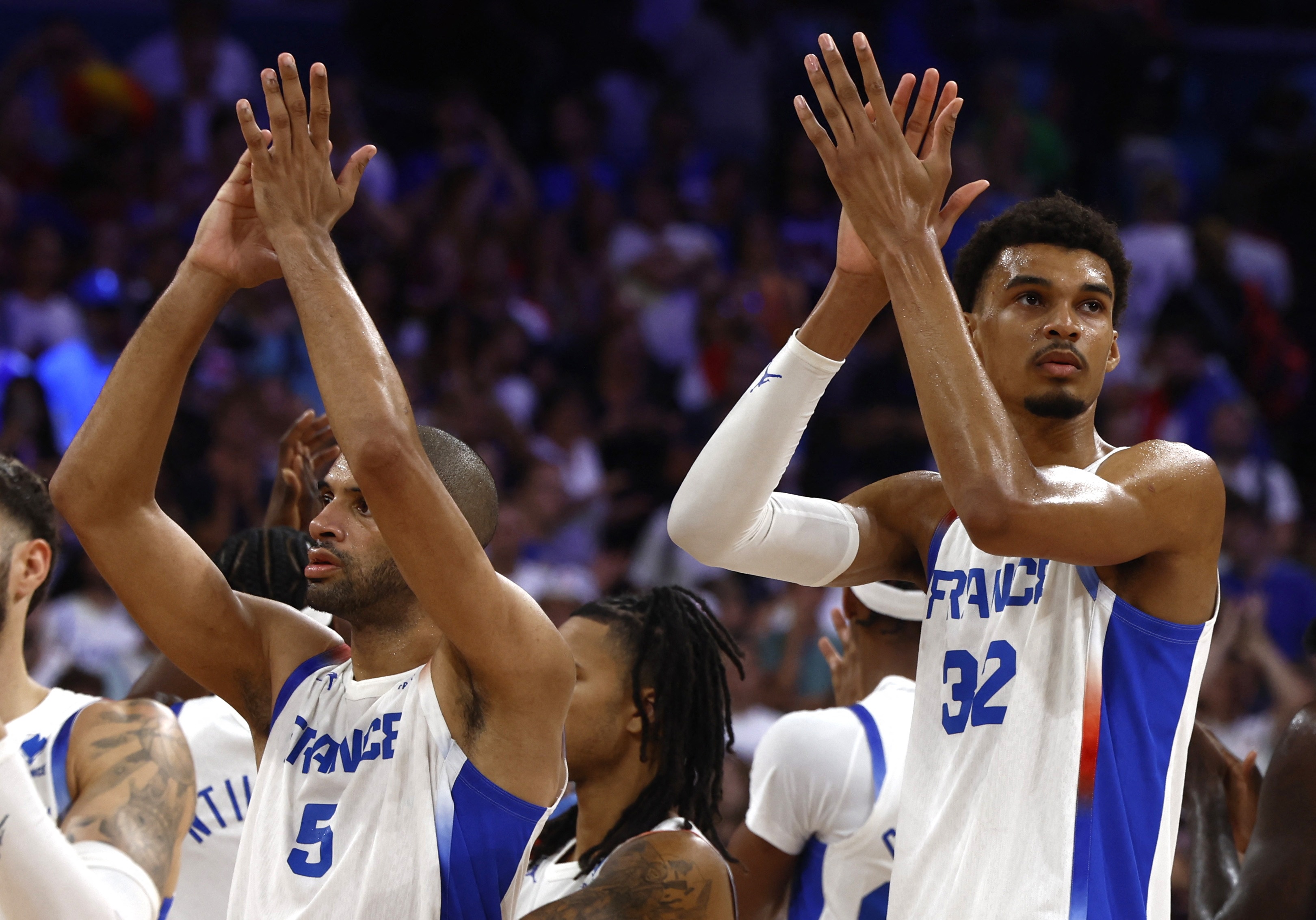 爱游戏登录入口-巴图姆：文班打出了MVP级别赛季 但我觉得他还有很多东西没参透